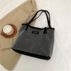Popular diamante brilhante bolsa feminina 2024 primavera e verão Nova moda ombro bolsa axila estilo ocidental textura simples casual bolsa mensageiro