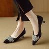Sapatos de Salto Alto Médio Fino de Couro Caxemira com Strass Colorido Estilo Princesa de Luxo Novos Sapatos de Banquete de Salto Médio Fino Pontudos
