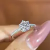 Anel de Noivado S925 Prata Esterlina 1 Quilate Moissanita Moda Brilho Fino Anel de Seis Garras Elegante Micro-Incustado Joia de Casamento