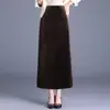 Falda Recta de Terciopelo Dorado Tubo Medio para Mujer 2026 Otoño Invierno Nueva Cintura Alta Adelgazante Falda Larga con Abertura Versátil Lápiz Cadera Envolvente