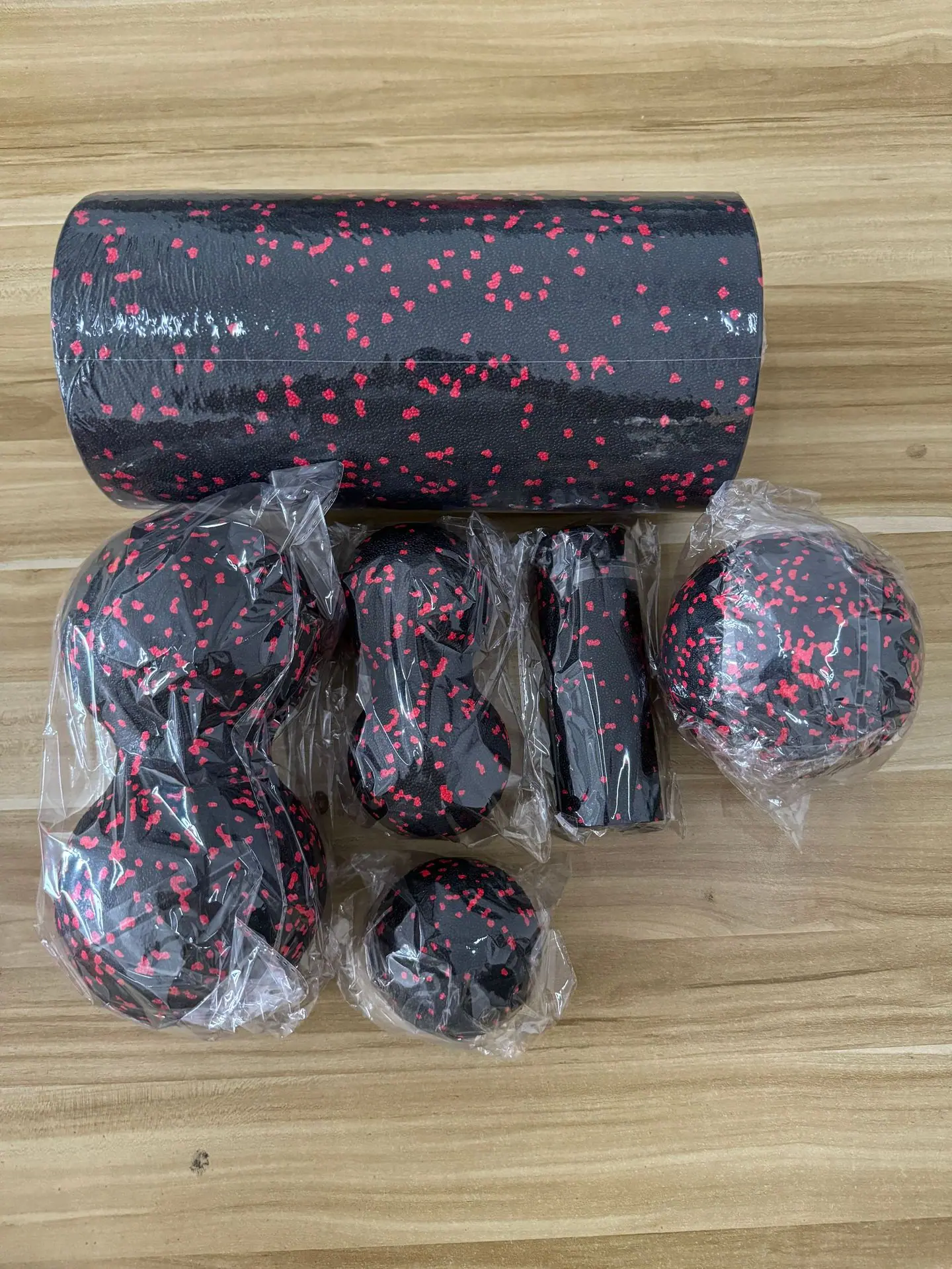 一套黑红