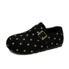 Zapatos versátiles estilo Birkenstock con hebilla de lunares retro sobre el dedo del pie, nueva colección otoño 2026, zapatos planos casuales de punta baja para mujer
