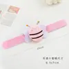 Nuevo Anillo de Broche de Peluche de Dibujos Animados Pulsera de Decoración para la Muñeca de Niños Pulsera de Juguete de Muñeca de Abeja Linda Regalo Pequeño
