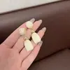Pendientes Irregulares de Resina Marrón Maillard Retro Francés Moda Simple Lujo Ligero Gama Alta Para Todo