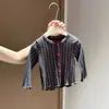 Camiseta de niña para Primavera y Otoño, moda elegante para bebés y niños, top básico a la moda con diseño de encaje y corazón estilo coreano, popular y moderno