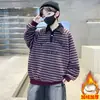 Ropa Infantil para Niños Sudadera de Rayas con Cuello y Forro Polar Otoño e Invierno para Niños Mayores 2025 Nueva Ropa de Invierno Prenda Única Gruesa con Forro Polar