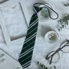 Insignia de Corbata Harry Potter Uniforme Jk Gratis Corto Mágico Ins Masculino y Femenino Estilo Cuatro Universidades Rayas Rojo Oscuro