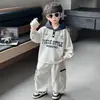 Conjunto de Sudadera Ropa de Otoño para Niños 2026 Nuevo Elegante Ropa con Capucha para Bebé Conjunto Deportivo de Dos Piezas para Niños Primavera y Otoño