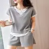 Conjunto Deportivo Ajustado con Parches de Color Contrastante, Camiseta de Manga Corta Estilo Dos Piezas Falso + Pantalones Cortos de Cintura Elástica, Conjunto de Dos Piezas de Verano para Mujer