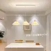 Lámpara LED Moderna Plegada Estilo Nórdico Japonés Completamente Nueva para Tienda de Té de Leche, Lámpara de Barra de Bar, Lámpara de Mesita de Noche Simple para Dormitorio, Lámpara Colgante para Restaurante