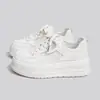 Zapatos Blancos de Suela Gruesa para Mujer 2026 Primavera y Verano Nuevos Populares Versátiles Zapatillas que Aumentan la Altura para Mujer Zapatos Deportivos Casuales para Estudiante