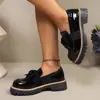 Zapatos de cuero pequeños estilo británico transfronterizos 2026 primavera zapatos de suela gruesa para mujer color sólido con lazo mocasines sin cordones para mujer