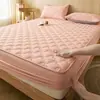 Sábana de Cama Impermeable Acolchada de Color Sólido de Algodón Lavado Modelo Nuevo 2026 - Patrón de Diamante Molino de Viento