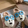 Diseño de cachorro de dibujos animados, pantuflas de algodón para mujer y hombre, nuevo estilo otoño/invierno 2026, antideslizantes, forradas de felpa, cálidas y de suela suave para uso en interiores