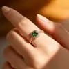 Anillo de Esmeralda 925 Moda Versátil Lujo Ligero Joyería de Plata Joyería Sencilla Para Mujer Ins Joyería al por Mayor Vintage Nicho Hombre