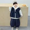 Conjunto de Tres Piezas de Dinosaurio para Bebé Niño Primavera y Otoño Estilo Coreano Conjunto de Chaleco Casual Elegante para Niños Ropa de Otoño para Niños