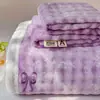 Juego de sábanas de terciopelo de leche, tres piezas, forrado de felpa, engrosado para abrigar, suave y cómodo para otoño e invierno, con un estampado fresco y elegante estilo ins