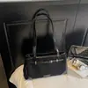 Bolsa Grande de Camurça Estilo Retrô Feminina Outono 2025 Nova Elegante para Trabalho Ombro de Mão Tote Bag