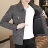 Chaqueta para Hombre 2026 Primavera y Otoño Nuevo Estilo Solapa Moderna Versátil Casual Ropa de Trabajo Tacto de Alta Gama Prenda Exterior Superior Moderna