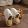 Sapatos de Algodão Color Block Modernos para Usar em Casa Feminino 2026 Outono/Inverno Novo Estilo Interno Com Pelúcia Quente Casal Solado Macio Chinelos de Algodão Masculino