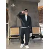 Novo estilo minimalista masculino elegante e descolado moda cardigã conversível com gola alta conjunto calça de perna larga casual de abotoamento simples e manga longa