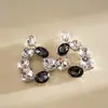 Pendientes Ovalados Geométricos Incrustados con Diamantes de Lujo Ligero Europeos y Americanos, Pendientes de Nicho Transfronterizos con Personalidad, Pendientes de Gama Alta para Mujer