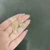 Brincos de Folhas de Diamante Super Brilhantes Estilo Coreano Senso de Design Tendência Celebridade da Internet Mesmo Estilo Temperamento da Indústria Pesada Joia de Orelha Versátil