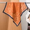 Pañuelo pequeño cuadrado de algodón y lino con estampado de espiga estilo "old money", pañuelo para la cabeza tipo terciopelo sedoso, chal protector solar para el cuello para mujer