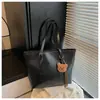 Bolsa Tote Grande Capacidade para o Trabalho Mulheres 2026 Nova Primavera Verão Casual Ombro Único Bolsa de Axila Venda Quente Bolsa de Mão Retrô Bolsa