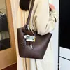 Bolso cubo para mujer, nueva colección otoño/invierno 2026, bolso tote estilo commuter, retro y moderno, gran capacidad, bolso de hombro casual