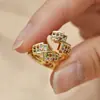 Pendientes Cuadrados de Zirconia de Colores Chapados en Cobre 18K de Personalidad Europea y Americana Moda para el Trabajo Sentido de Alta Gama Cierres de Pendientes Romboidales Accesorios para Pendientes