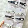 Presilha de Cabelo Triângulo com Bolinhas Pretas da Gatinha Kt Fofa Simples Desenho Animado Presilha para Franja Grampo para Aluno do Ensino Fundamental