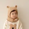 Conjunto de Gorro con Protección para Orejas y Bufanda Cálido de Invierno para Bebé, Engrosado y Forrado de Felpa, Lindo Diseño de Oso para Niños y Niñas