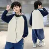 Camiseta de manga comprida 100% algodão para meninos com design de retalhos, mangas raglan, punhos canelados, top estiloso e moderno para crianças maiores