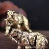 Ornamento de Mesa Urso Polar de Latão Maciço Peixe Diao Urso Polar Agressivo de Latão Animal de Estimação para Chá Urso de Bronze Antigo Domina o Mundo