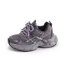 Nuevos zapatos de papá de malla transpirable para niños 2026 zapatillas de moda de otoño para niños mayores zapatillas casuales para correr venta al por mayor