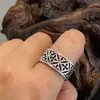 Anillo Prismático Estilo Retro con Patrón de Corazón Hueco para Mujer, Anillo Abierto Ajustable para Parejas, Anillo Ancho de Nicho para Mujer