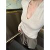 Camisa de Tricô Lisa com Gola V para Mulheres no Outono e Inverno Novo Estilo com Suéter Puro Desejo Aparência Emagrecedora Versátil Manga Longa