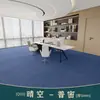 Las alfombras de piso se utilizan para oficinas comerciales de área grande, cubriendo directamente todo el piso de cemento, y también se usan en dormitorios y estudios.