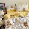 Conjunto de roupa de cama para estudante universitário: Capa de edredom de gaze macia e amigável à pele com design fofo de desenho animado para quarto de dormitório