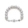 Pulsera de Flor de Zirconia y Perla Estilo Francés, Lujo Ligero, Sensación de Alta Gama, Pulsera Versátil, Joyería de Nicho Moderna y Única para Mujeres