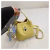 Bolsa de Mão da Moda de Alta Qualidade para Mulheres com Fivela de Cadeado, Bolsa Transversal Versátil e Fashion, Design Exquisito de Urso, Bolsa de Ombro tipo Saco Super Popular