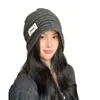 26 nuevos estilos de gorros tipo perezoso a rayas con borde enrollado para cabezas grandes que hacen que la cara se vea más pequeña, cálidos y a prueba de viento para otoño e invierno