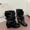 Botas de Salto Grosso Estilo Europeu e Americano Meio da Panturrilha Femininas 2026 Novas Outono Franzidas Franzidas Fivela de Cinto Versátil Emagrecedoras Botas para Calça