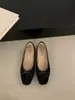Encuentro Primero Zapatos Planos Retro Franceses de Ante Cuadrados de Punta Poco Profundos de Temporada para Mujer 2026 Nuevos Planos Slip-On con Lazo