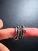 [Acero y Titanio de Cuerpo Completo] Anillos Europeos y Americanos Apilados Lisos, Anillos Elegantes Entrelazados, Joyería de Acero Inoxidable que No se Desvanece