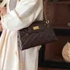 Bolso de hombro versátil estilo commuter nuevo con un diseño único, con patrón de rombos, para mujer - Bolso cruzado 2026