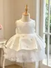 Vestido de cumpleaños de un año para niñas, nuevo estilo 2026, vestido de dama de honor, vestido de princesa de satén blanco para niñas pequeñas