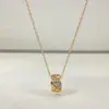 26 Modelos Nuevos de Collares Pequeños de Perlas Doradas Coco con Incrustaciones de Diamantes Diagonales para Mujer, Cadena para Clavícula Coco Luna de Hielo de Lujo Ligero Estilo Chanel con Patrón de Diamantes en Oro Rosa