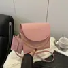 Bolso de Cadena Nuevo Primavera 2025 Transfronterizo, Bolso de Hombro Grande Femenino y Versátil, Bolso de Hombro Cruzado para Viajeros a la Moda